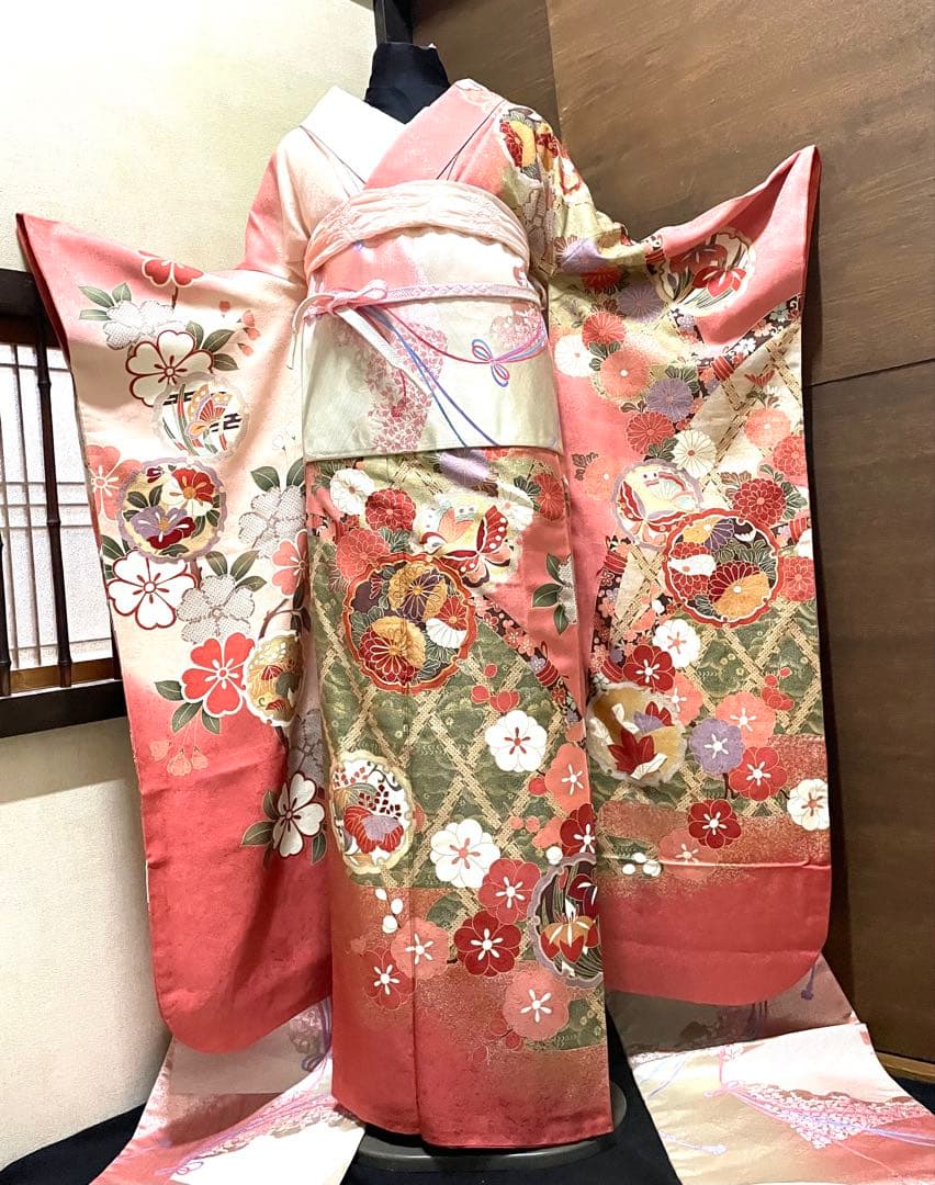 振袖 フルセット6点サイズS〜M 駒刺繍　雪輪花蝶文　金彩　正絹