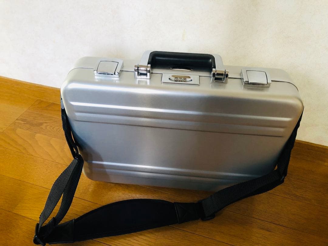 ゼロハリバートン　スリムライン　アタッシュケース　アルミケース　シルバー