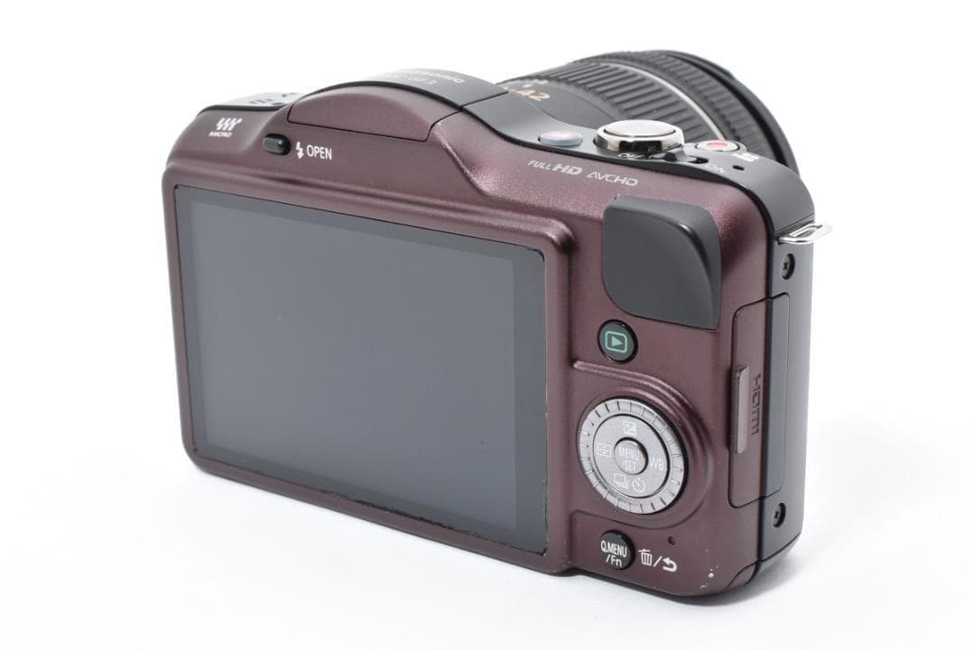 パナソニック　Panasonic LUMIX DMC-GF3 レンズキット