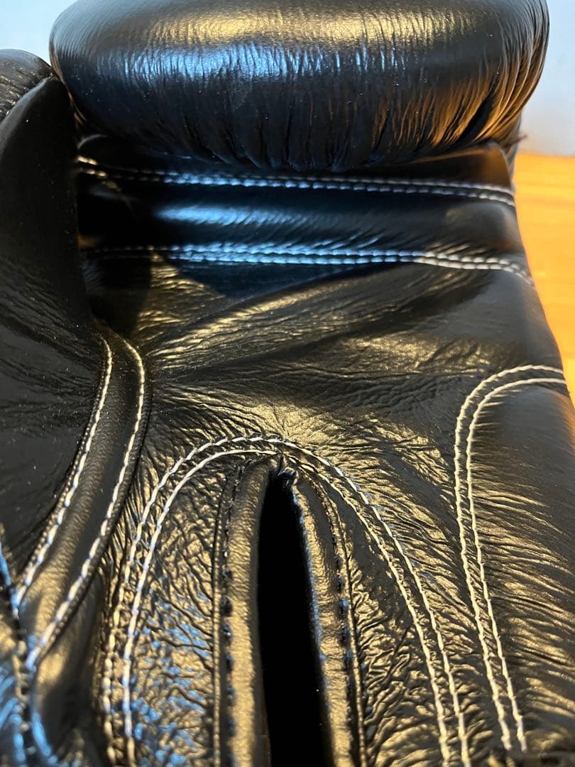 未使用品　新品13800円　WINDY ボクシンググローブ 黒 14オンス