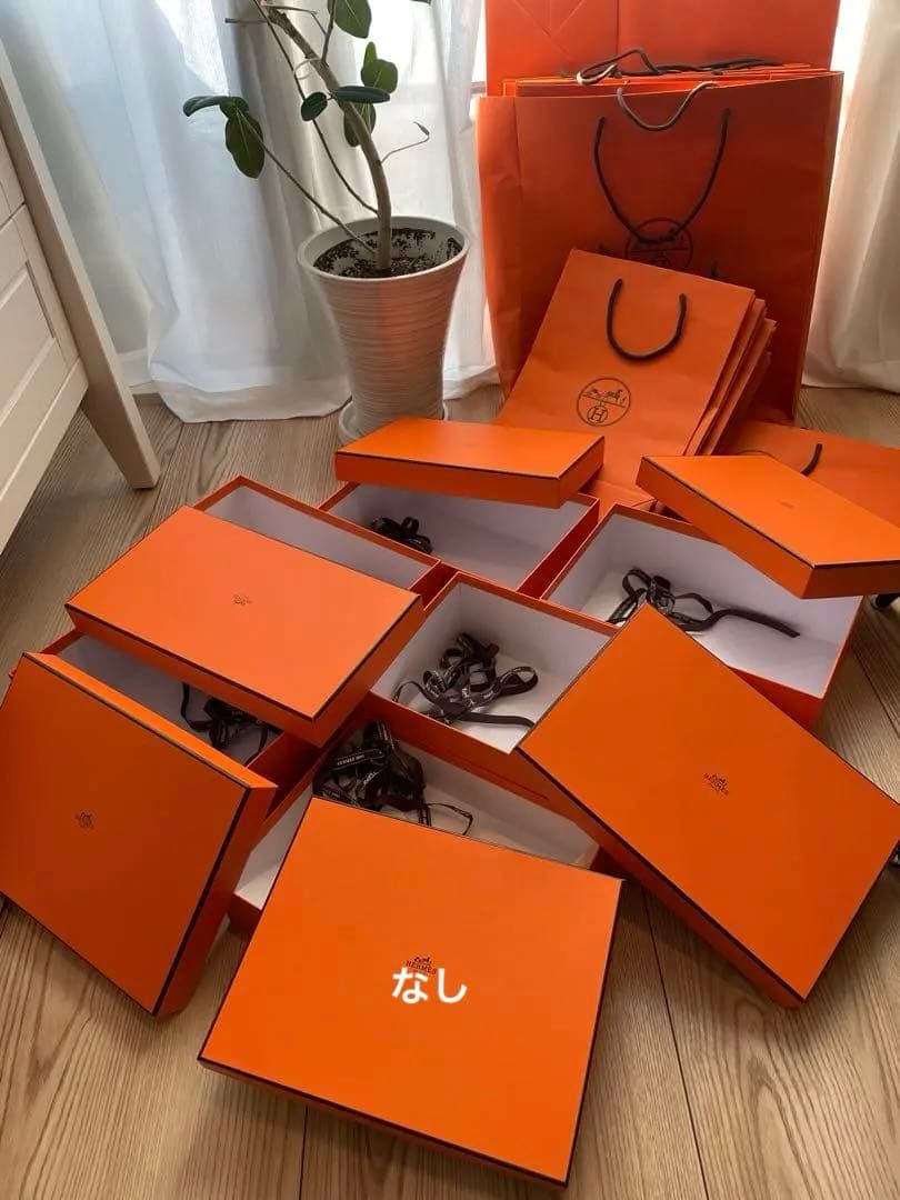 エルメス 空箱 6個、ショッパー 紙袋 7枚　まとめ売り 13点