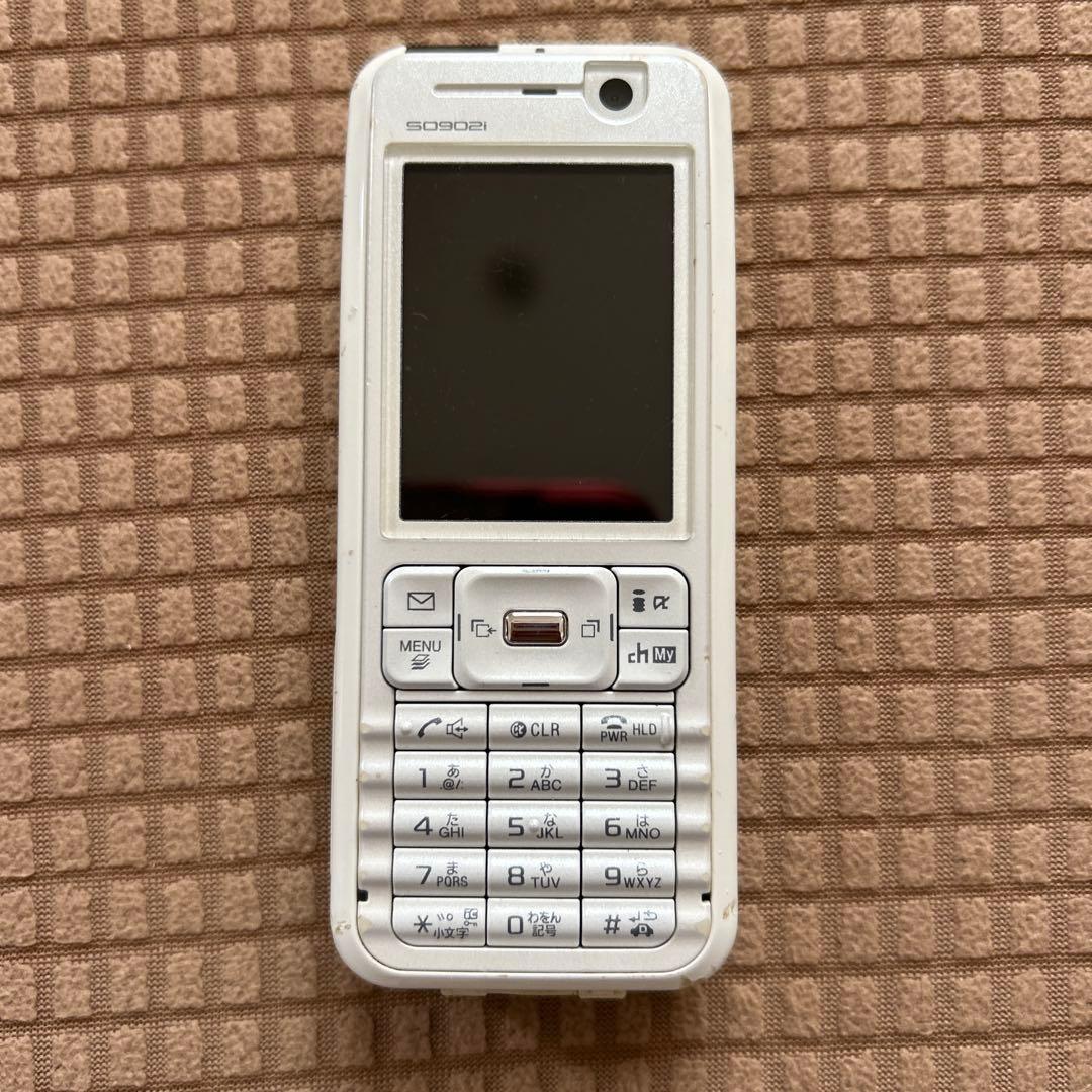 ドコモ SO902i ホワイト　携帯電話