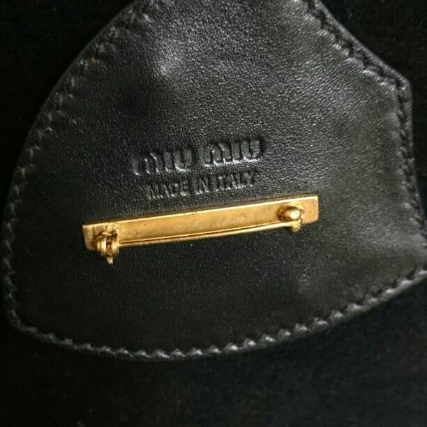 miu miu ブローチ