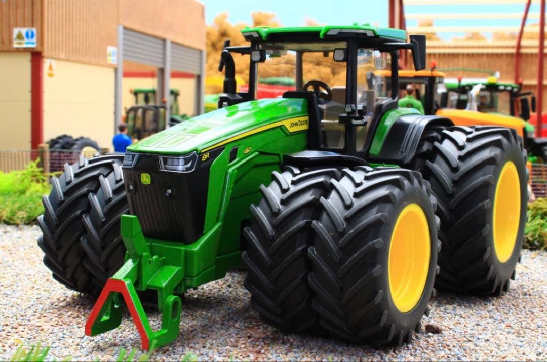 Siku ジョンディア 8295R ダブルタイヤトラクター 1:32