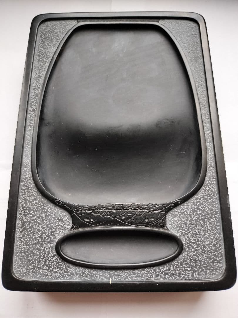 雄勝硯（準美品） 龍鳳堂　今泉新平　が制作した壺形彫刻の大型硯