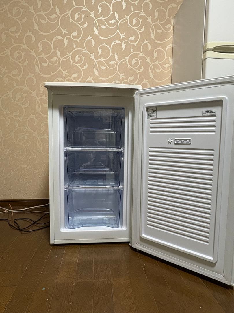 アイリスオーヤマ　前開き式ノンフロン冷凍庫 60L IUSD-6A-W 引取限定