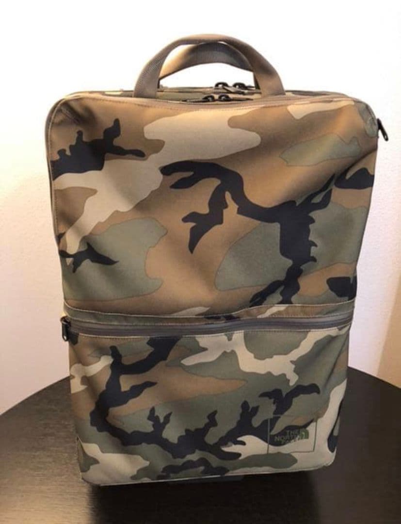 ノースフェイス シャトルローラー カモフラ 迷彩