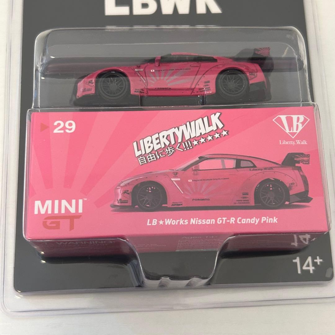 MINIGT LB★WorksNissan GT-R CondyPink1:64