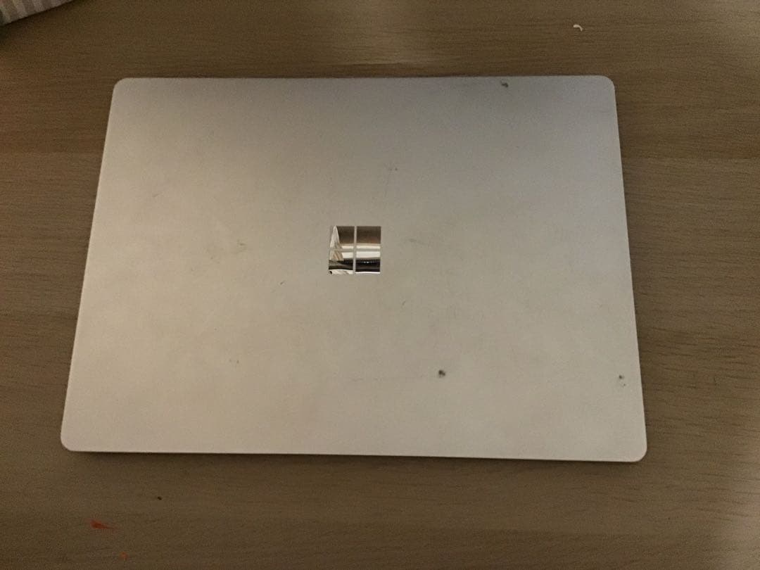 Microsoft Surface シルバー　11 windows 充電器付き