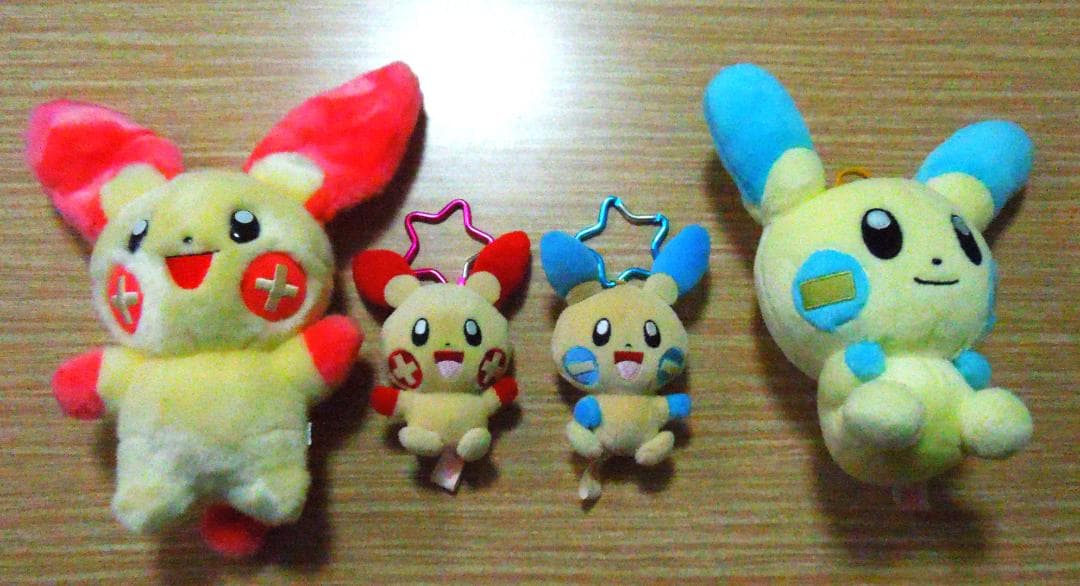 ポケモン　プラスル　マイナン　ぬいぐるみ　アミューズメント専用景品等　４個セット
