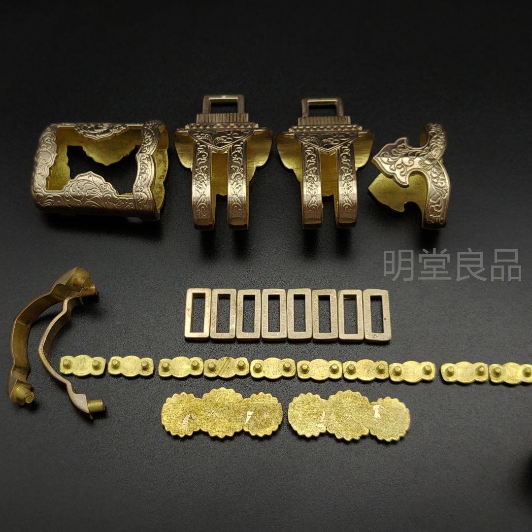 年末セール衛府の太刀金具　菊紋の図　切羽目釘鐺太刀拵鞘金具　金工品銅製　レア金具