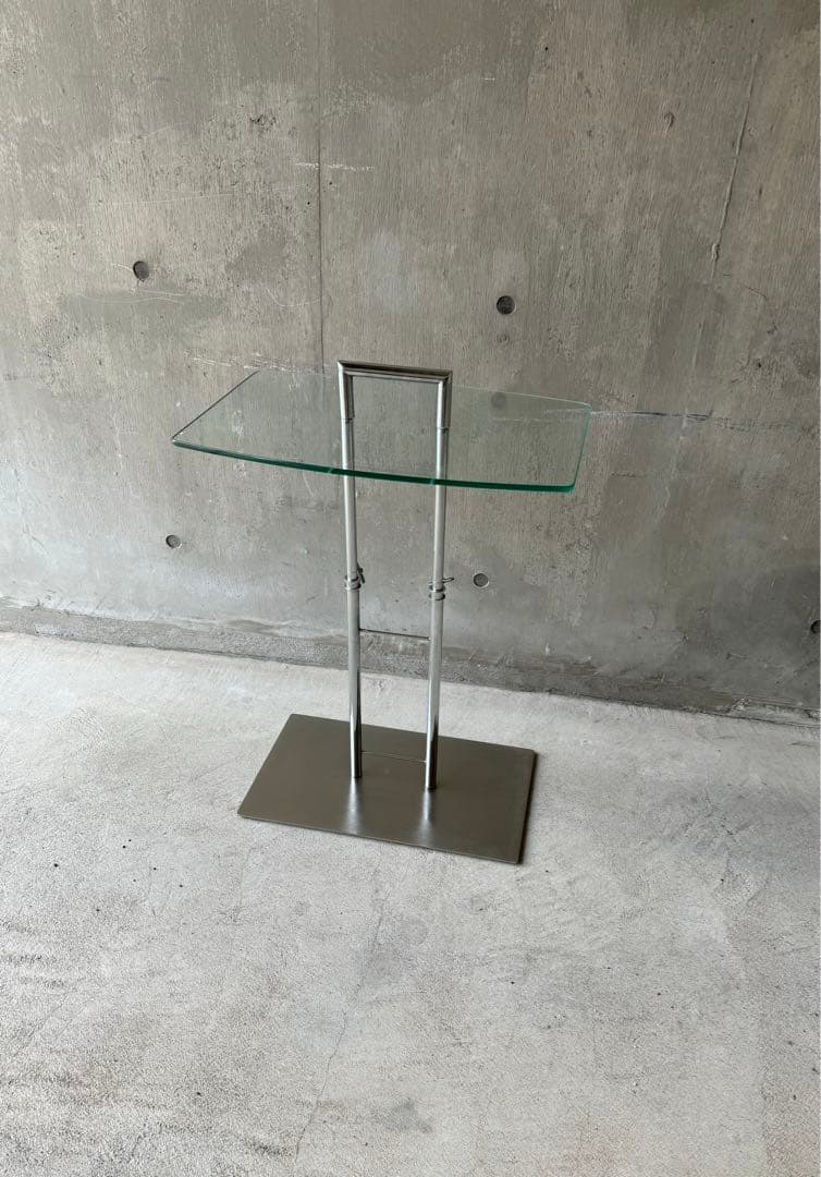 ガラストップサイドテーブル