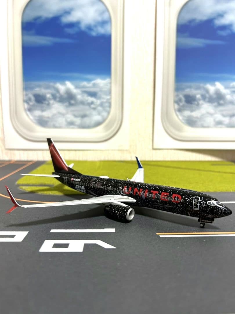 ユナイテッド航空 スター・ウォーズ　 B737-800 1/200