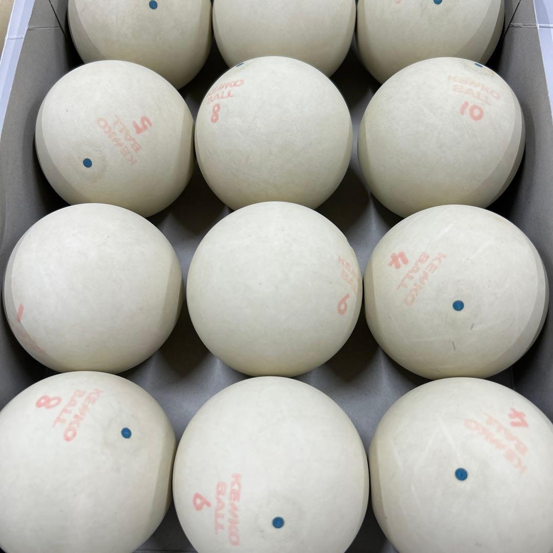 超美品！新古ソフトテニスボール３ダース‼️