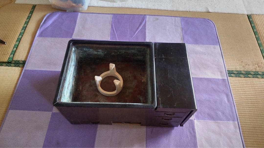 1080です☆彡火鉢．囲炉裏．木製箱火鉢引き出し、折りたたみテーブル付き