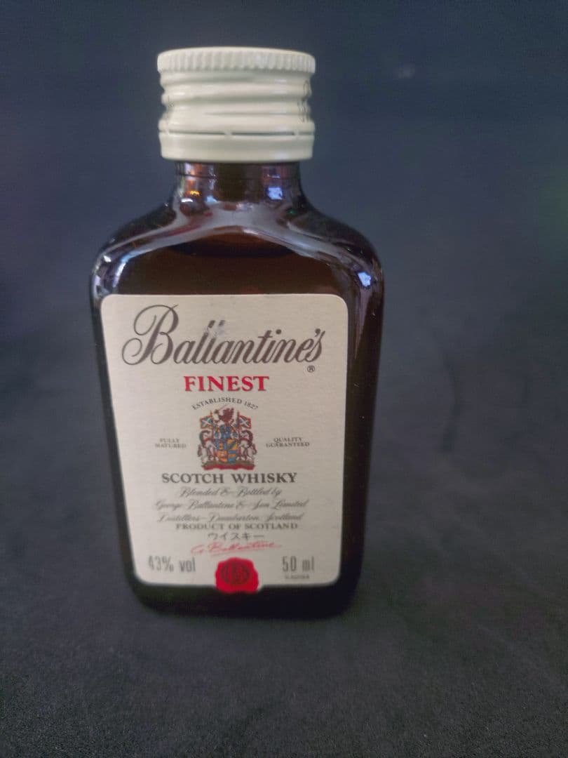 ミニボトル洋酒4種7本と山崎12年180ml 1本