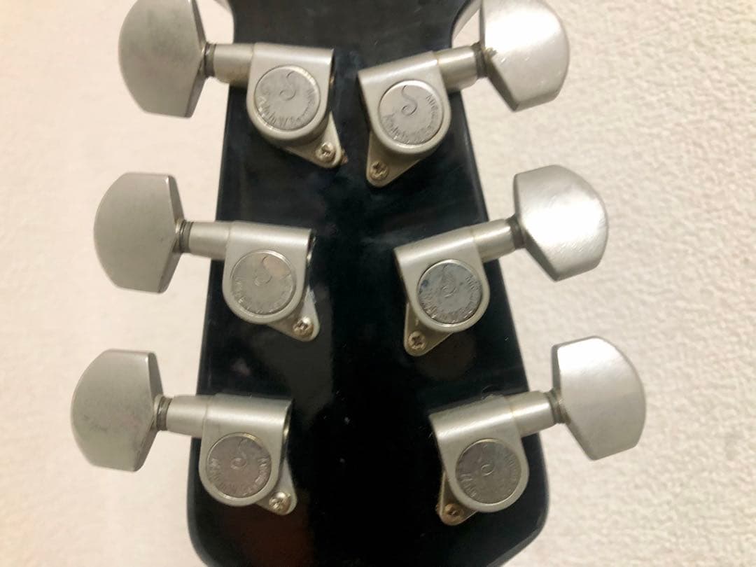 OvationエレアコギターULTRA Series MODEL No.1528