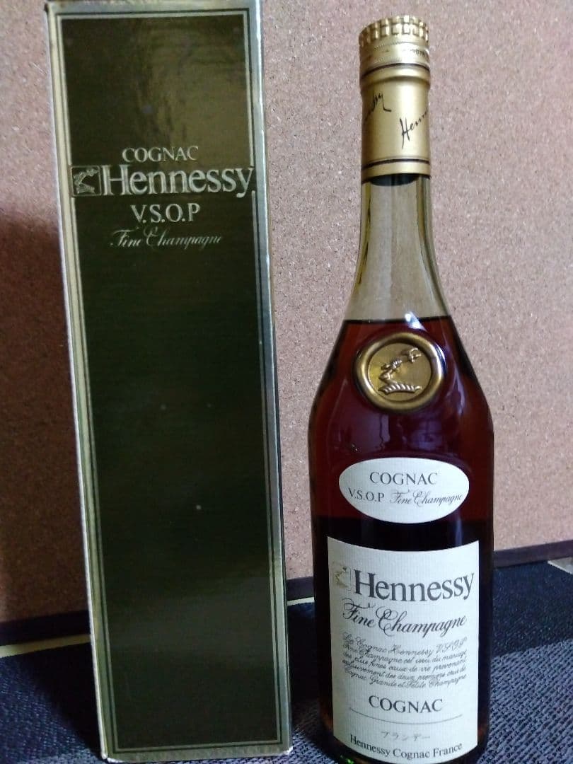 ヘネシー V.S.O.P　フィーヌシャンパーニュ　 700ml 40%