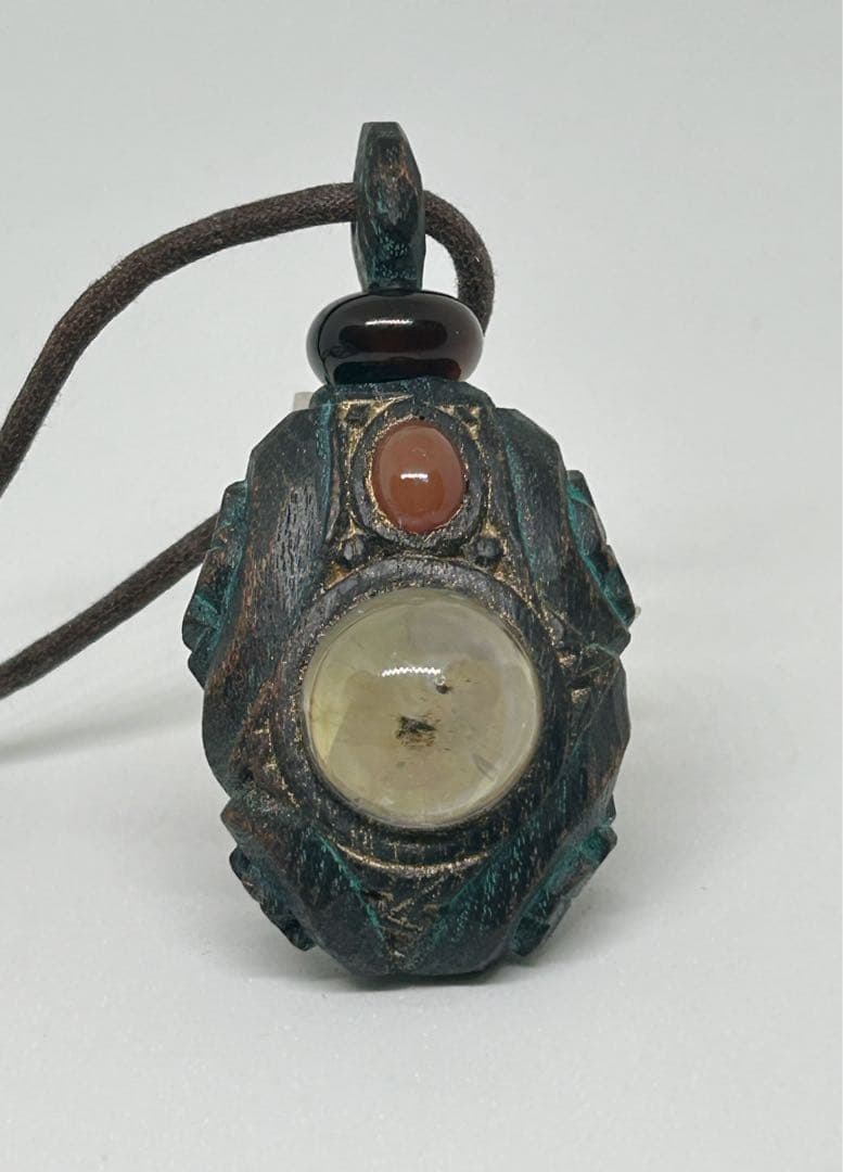 北海道アイヌコタン 西田智三さん作 アイヌ紋様彫刻ペンダント