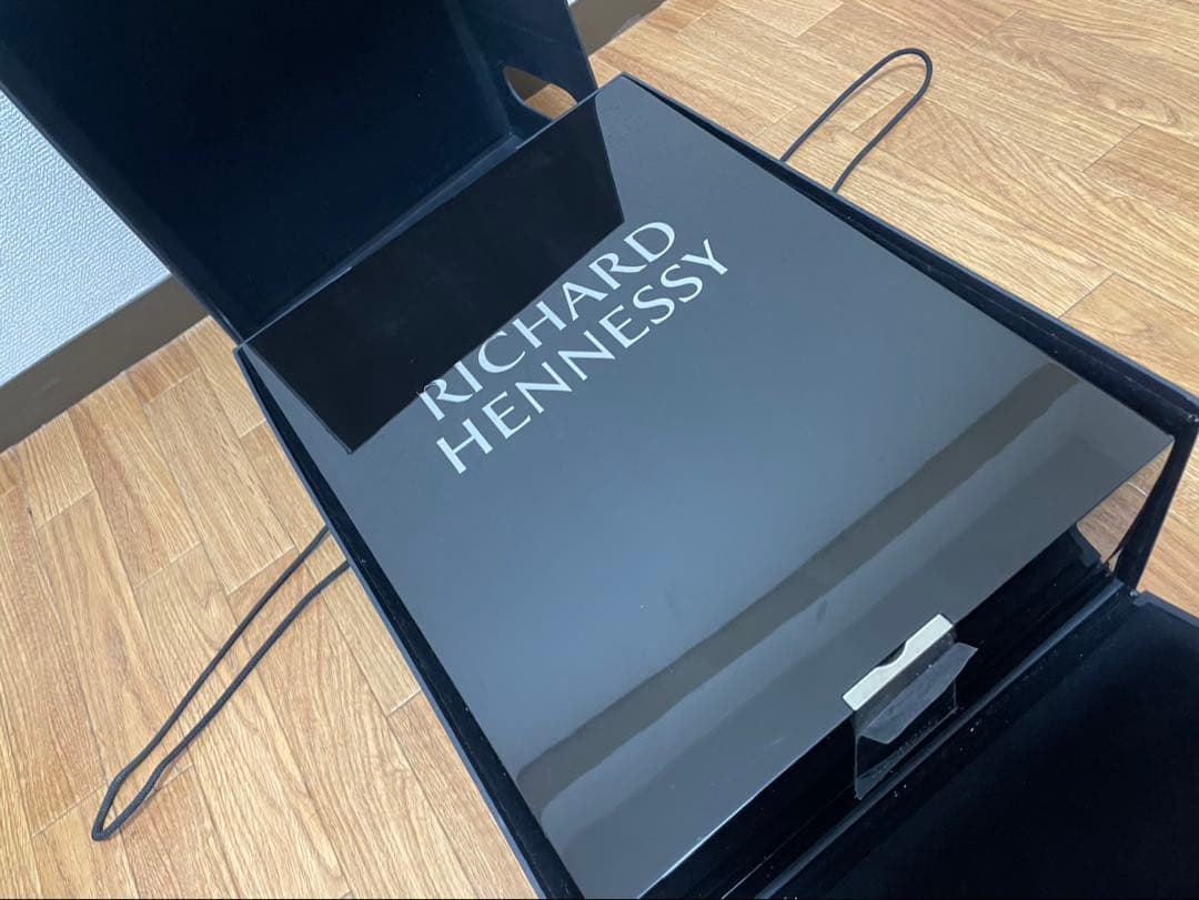RICHARD HENNESSY 木製ボックス