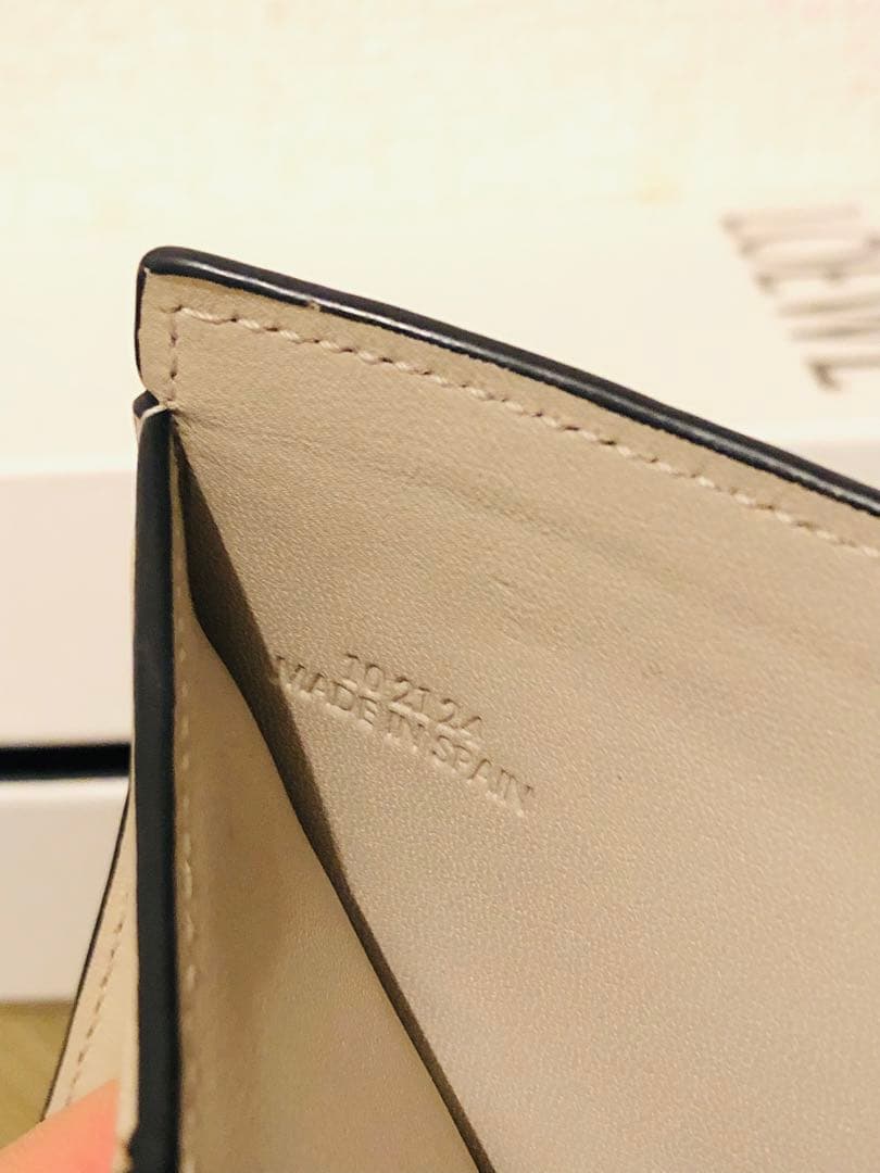 LOEWE 二つ折り財布 グリーンレザー