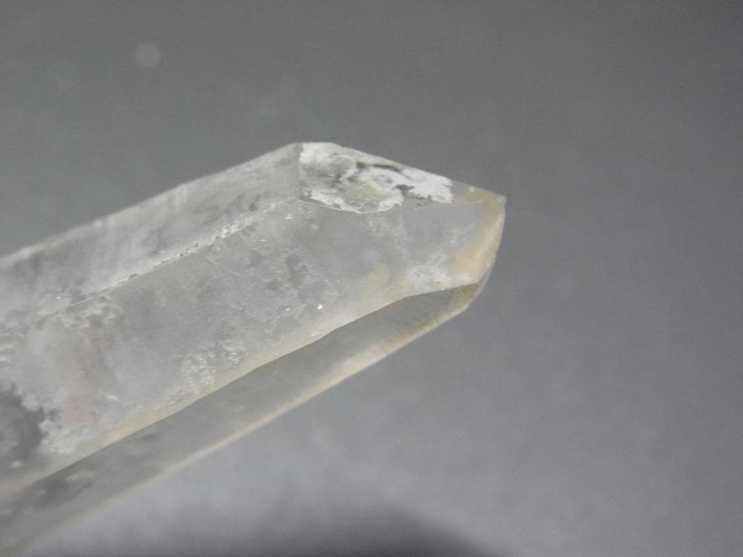 【期・価限定】ガマ出しハイグレード！　大分県　尾平鉱山コウモリ坑のマリモ入り水晶