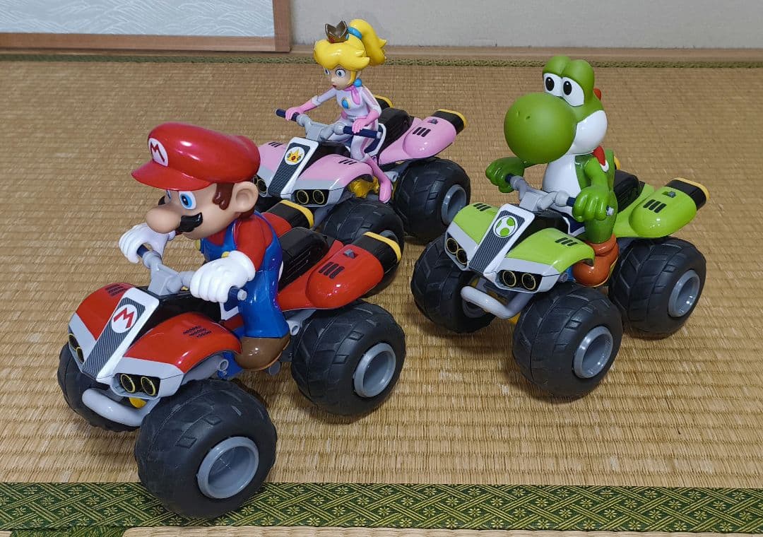 【美品・ほぼ未使用】マリオカートラジコン バギー マリオ＆ヨッシー＆ピーチ３台