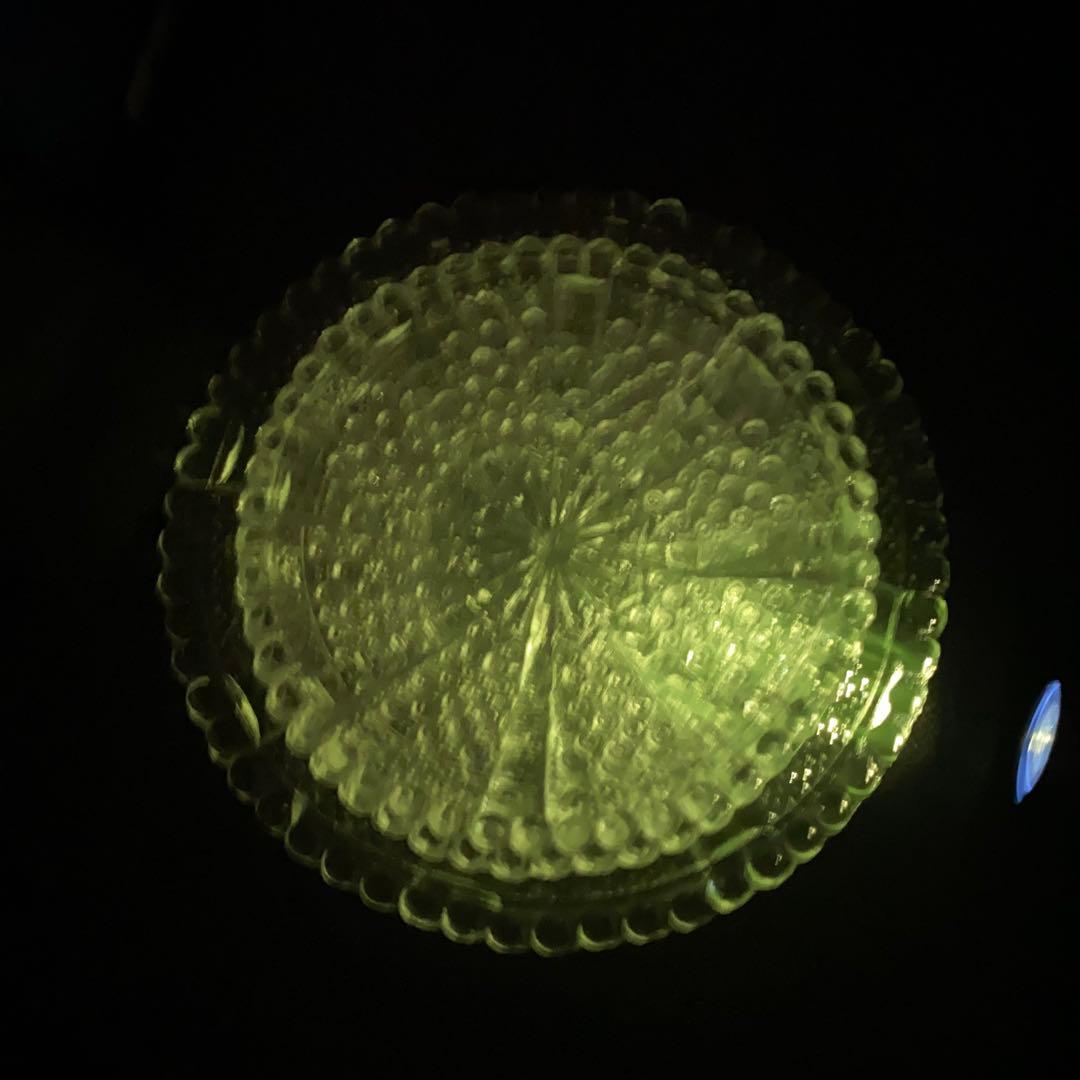 大正ガラス　昭和レトロ　プレスガラス　ウランガラス　戦前　縦筋文　レトロガラス