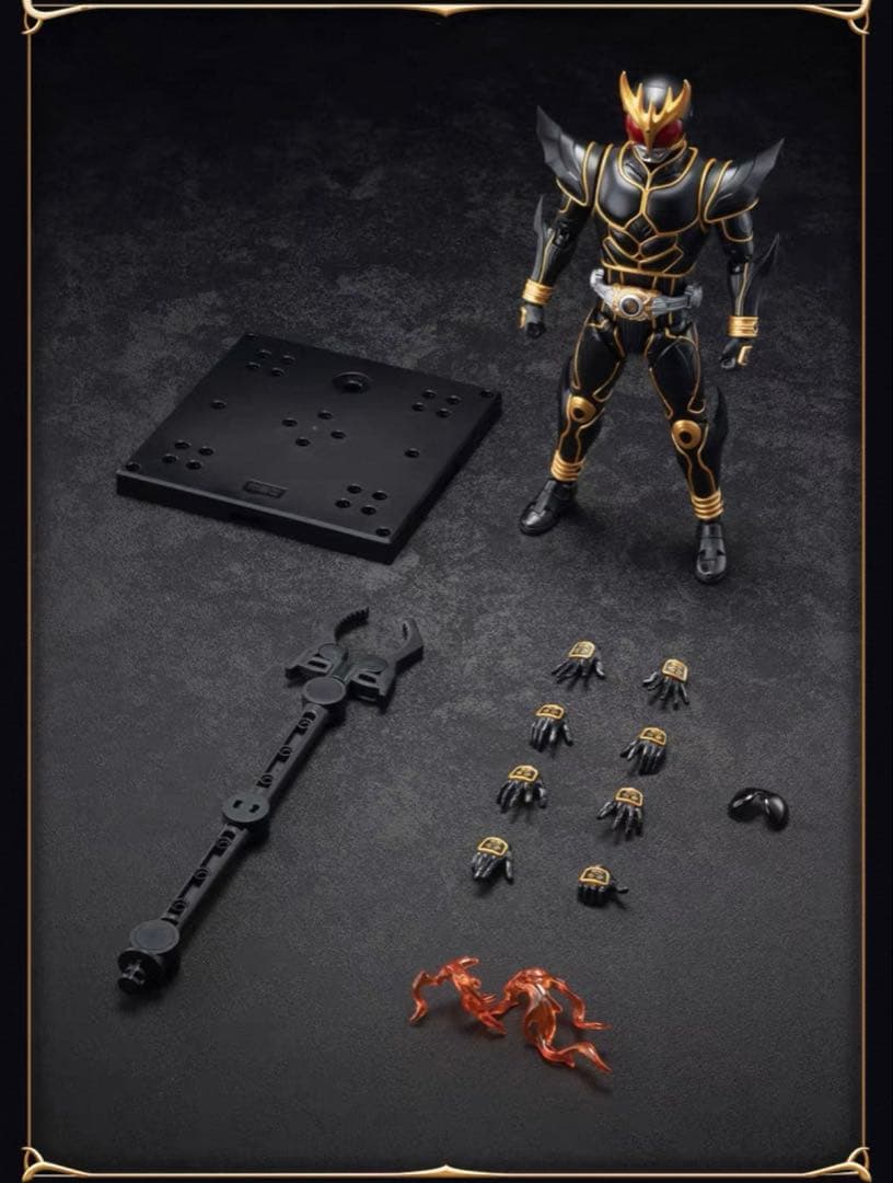 仮面ライダークウガ　アルティメット　プラモデル　発光ギミック　可動フィギュア