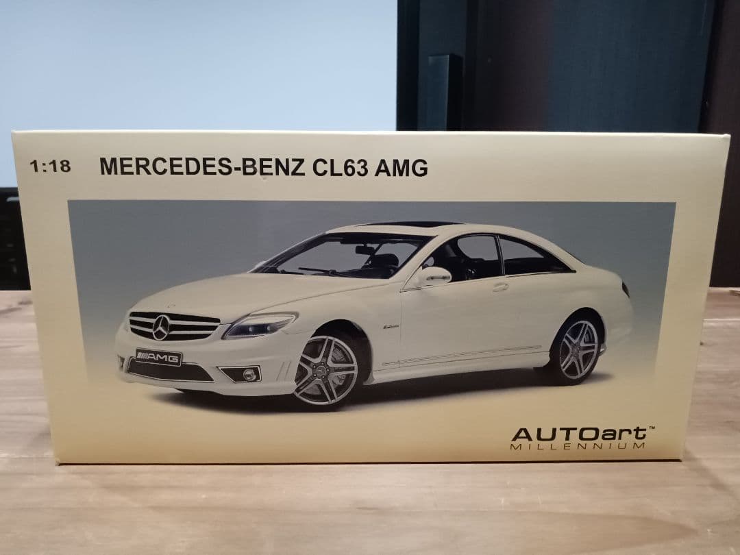 ゆうたん　1/18　メルセデスベンツ　CL63 AMGミニカー　ホワイト