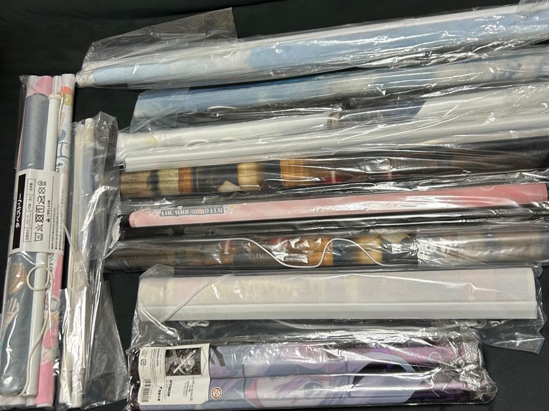 アニメ　アイドル等　タペストリー　ポスター　超大量まとめ売り　未開封含　ダブり有