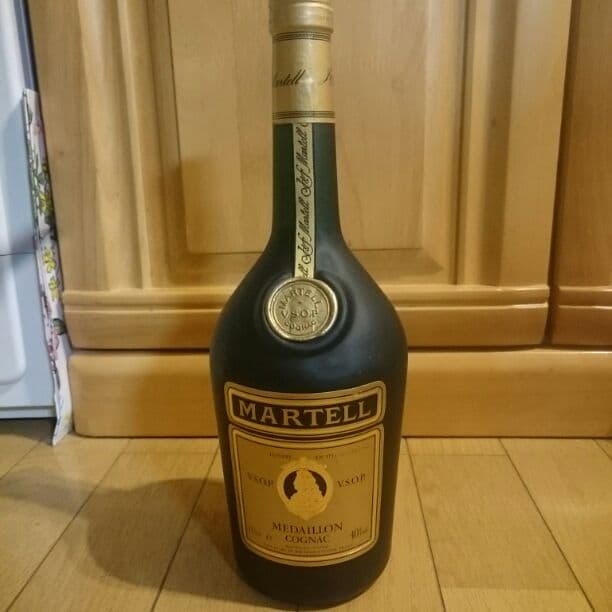 古酒ブランデー 未開封 希少コニャックマーテルメダリオン1liter