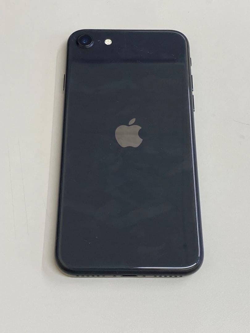 携帯電話本体 iPhoneSE 64GB