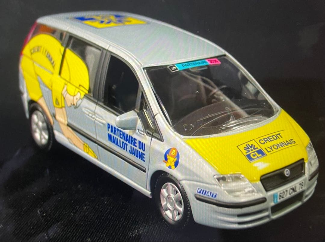 【ツールドフランス】フィアットUlysse 2003 年モデルキャラバンカー