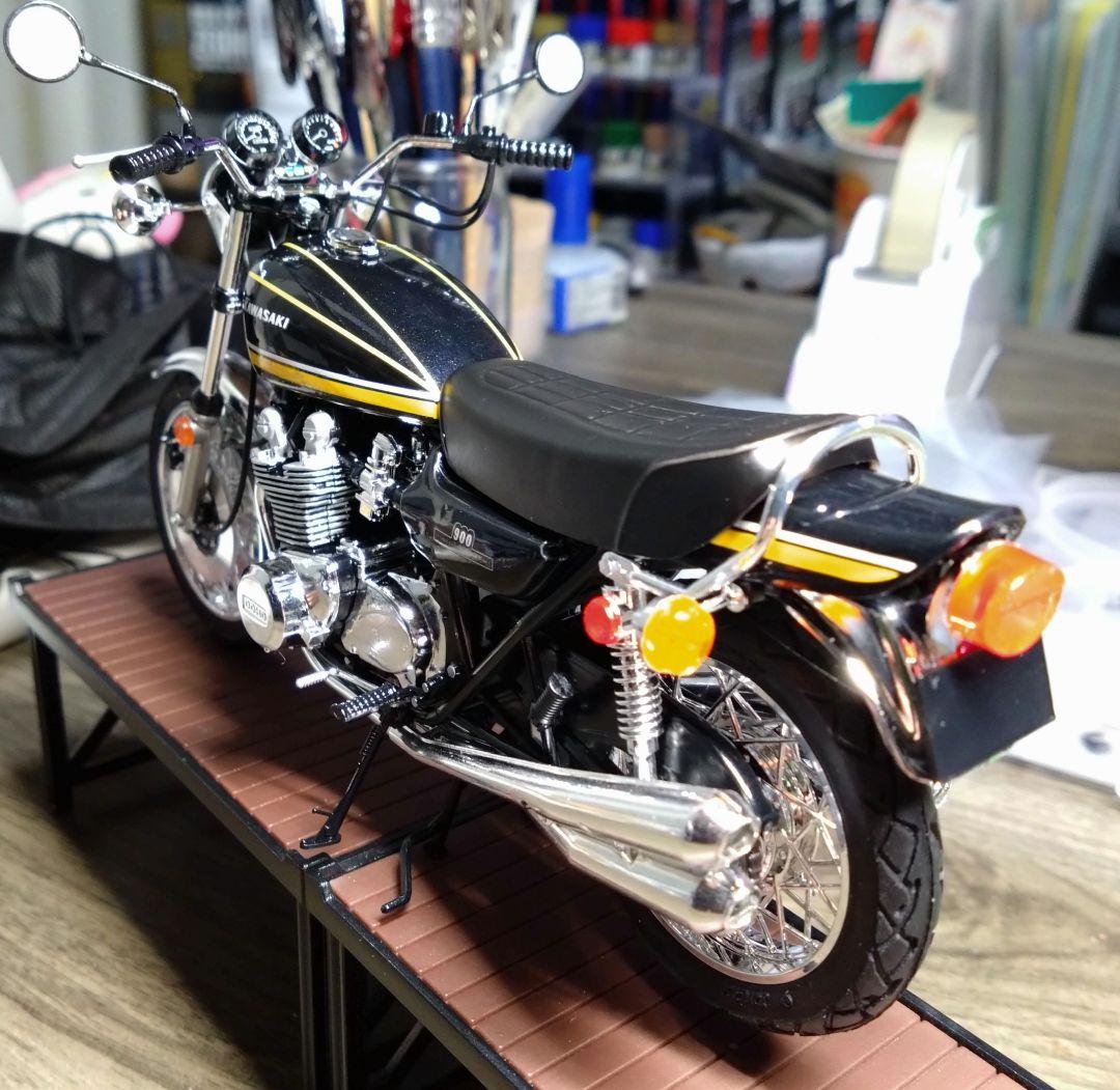 アオシマ 1／12 バイク　Z1 カワサキ（Kawasaki）900 完成品