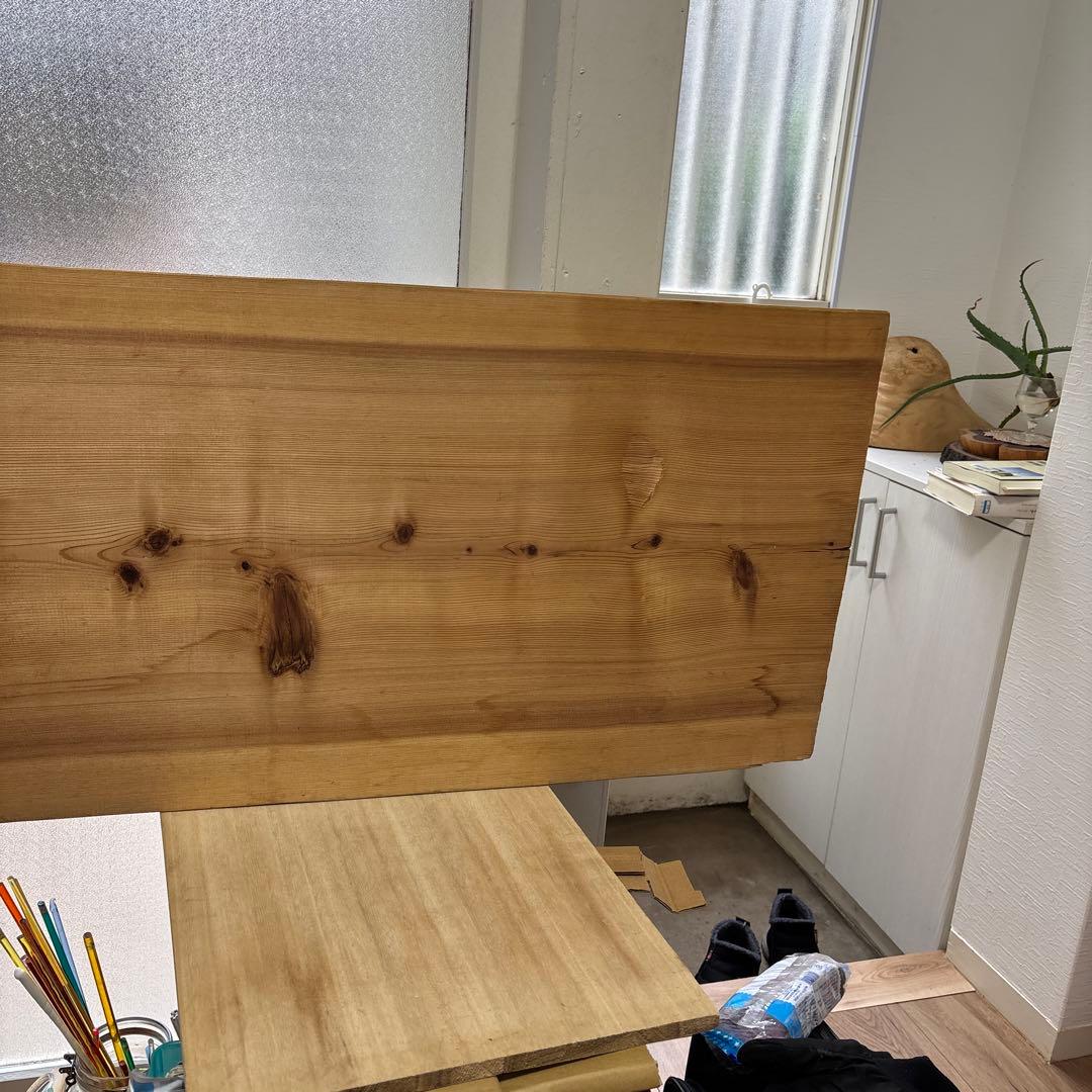 奈良　吉野産　杉の木　一枚板　テーブルの天板に