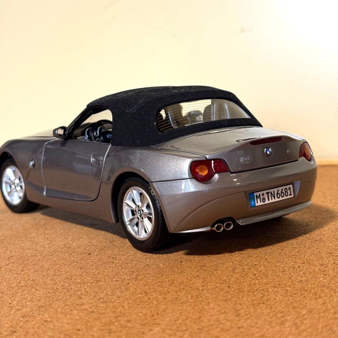 BMWオリジナル　BMW Z4 E85 1/18