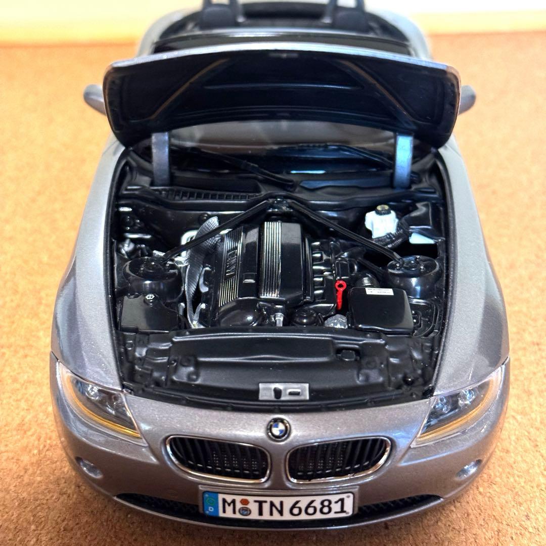 BMWオリジナル　BMW Z4 E85 1/18