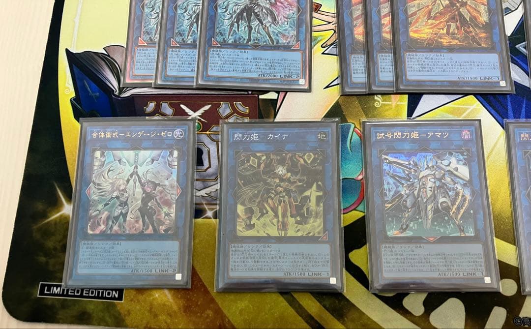 閃刀姫　構築済みデッキ　スリーブ付き