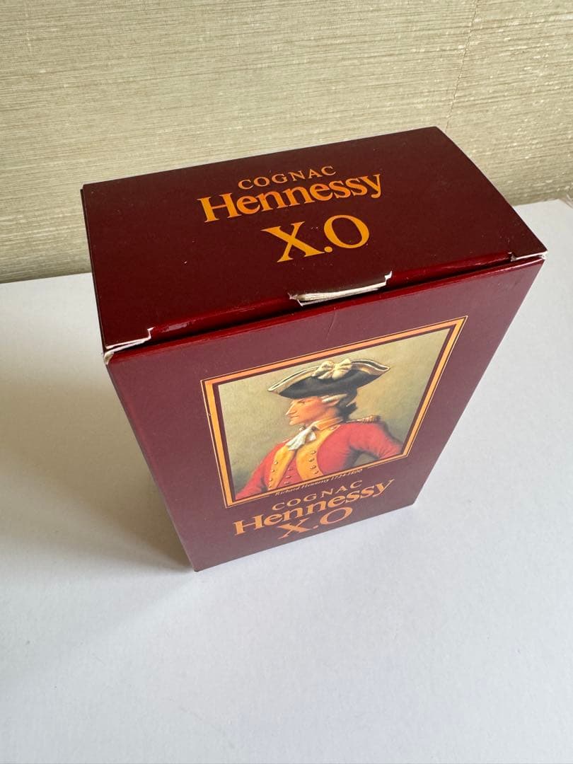 Hennessy XO コニャック 金キャップ箱入り 700ml