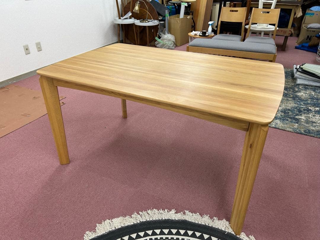 モデルルーム展示品オーク無垢のダイニングテーブル