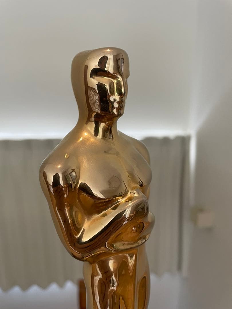 【アカデミー賞】オスカー像 金属製 約25cm【OSCAR】ずっしり重い！