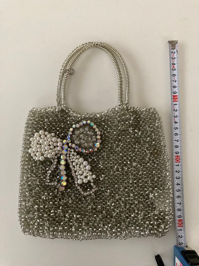 【美品】アンテプリマ　ビーズ装飾リボンモチーフ　ワイヤーバック