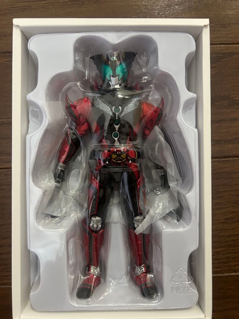 真骨彫 仮面ライダーダークキバ