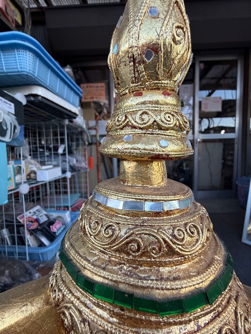 手彫りの金箔タイの天使像：レインツリー木製モザイク象嵌