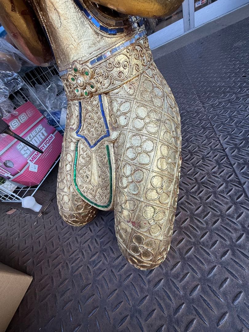 手彫りの金箔タイの天使像：レインツリー木製モザイク象嵌