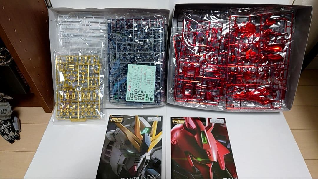 ガンダムベース限定νガンダムチタニウムフィニッシュ＆サザビーメカニカルコアメッキ