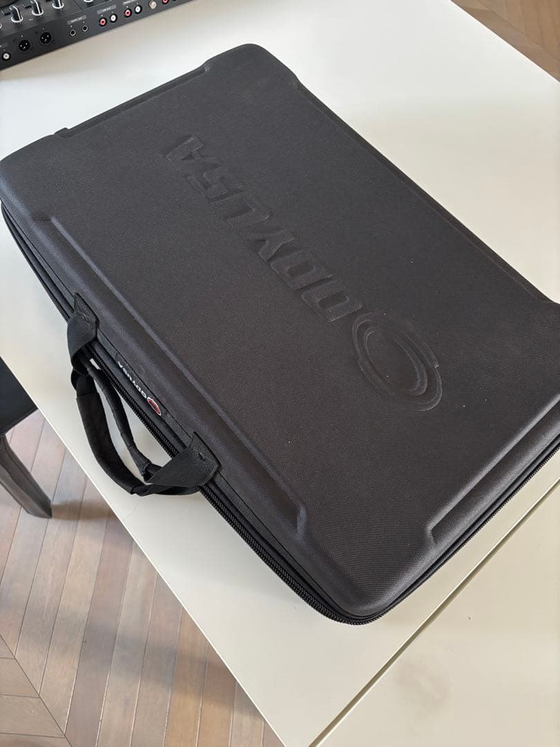 TRAKTOR KONTROL S4 MK3コントローラー