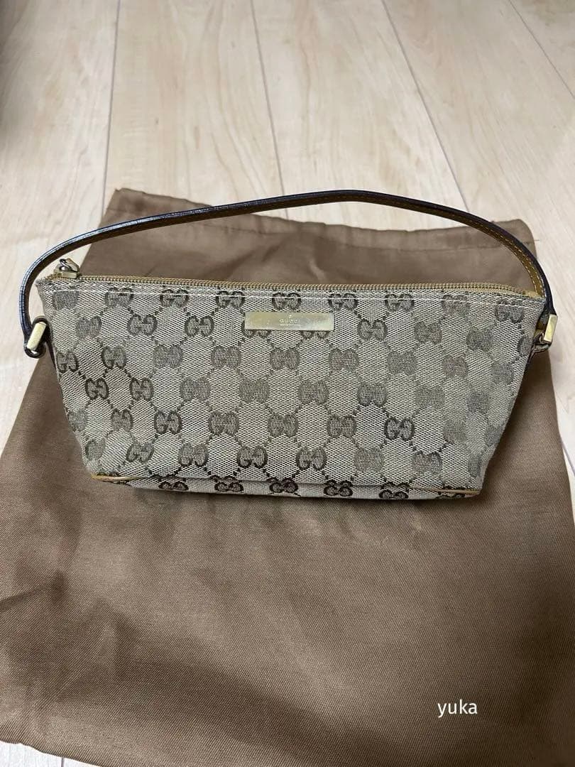 GUCCI ベージュ GGパターン アクセサリーポーチ　ハンドバッグ