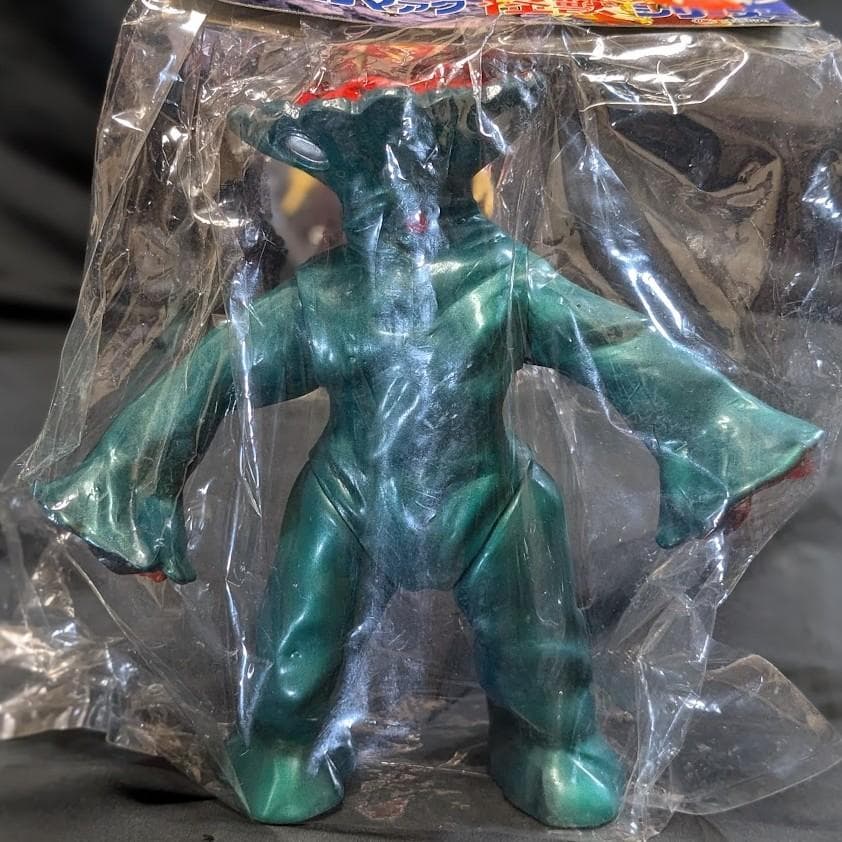 キャプテンウルトラ＆バンデル星人（ブルマァク復刻）未開封ソフビ２体セット